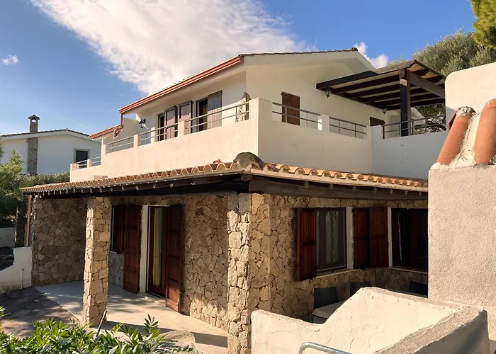Renato Apartments