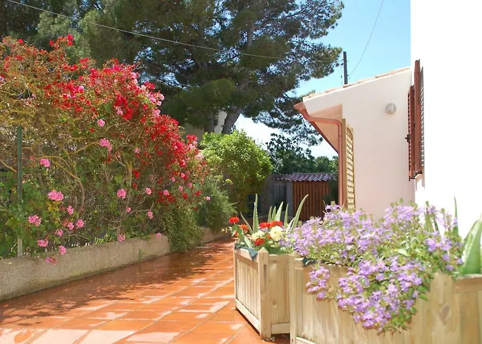 Lucia Holiday House Porto Pino